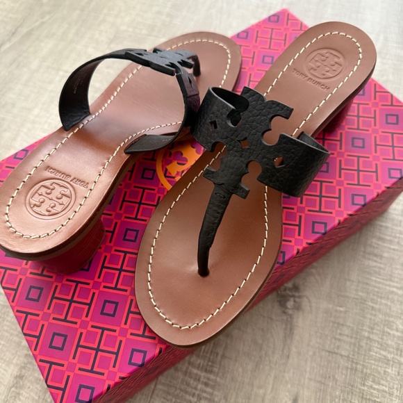 Tory Burch Moore Logo Thong City Sandal - Picture 2 of 7